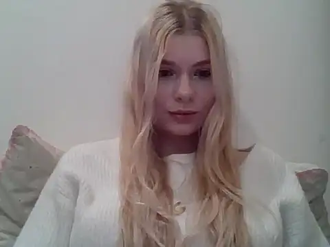 Snapshot of GeorginaLovely chatting on 17, 12, 2025 GeorginaLovely online show from 17, 12, 2025