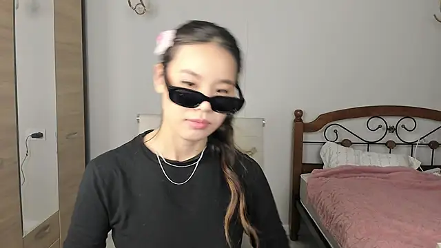 amiya cute online show from 11, 2, 2026