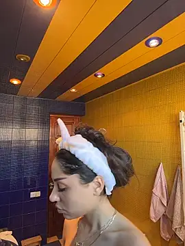 SilkyMira online show from 25, 2, 2026