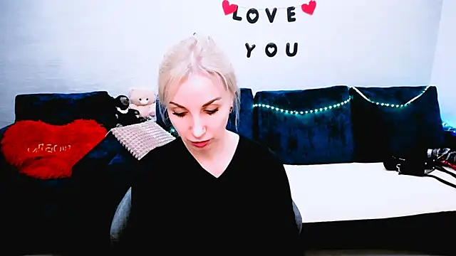 Snapshot of Hanna--Sweet chatting on 21, 4, 2026 Hanna--Sweet online show from 21, 4, 2026