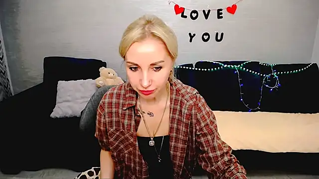 Snapshot of Hanna--Sweet chatting on 7, 5, 2026 Hanna--Sweet online show from 7, 5, 2026