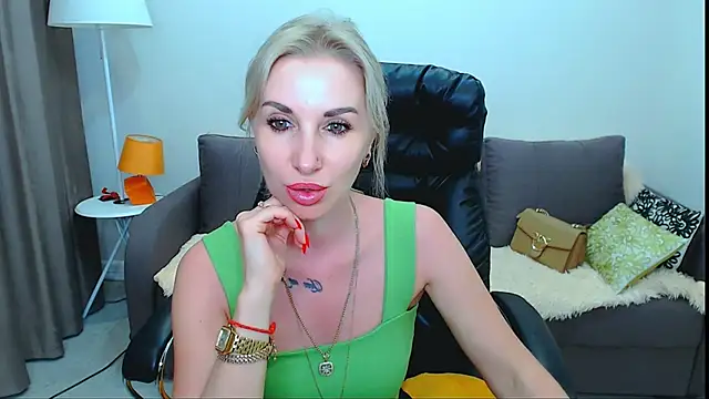Snapshot of Hanna--Sweet chatting on 21, 5, 2026 Hanna--Sweet online show from 21, 5, 2026