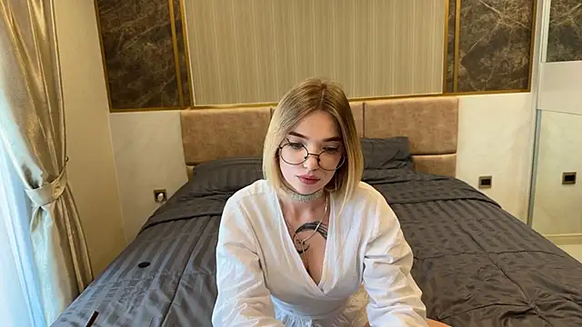 Mary Harriss online show from 18, 12, 2025