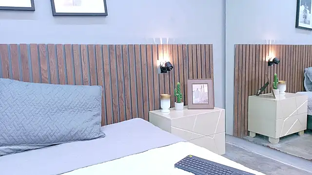 Mia Bellefort online show from 9, 3, 2026