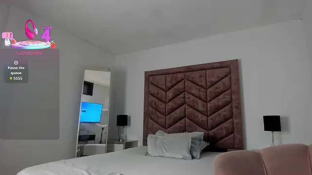 Scarlett  Noir online show from 6, 1, 2026