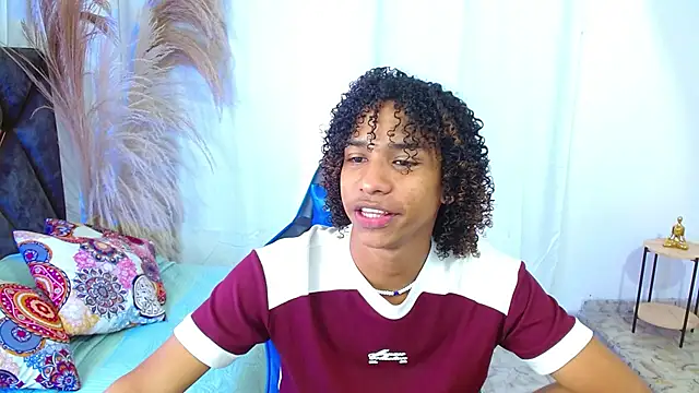 Snapshot of angelll18_ chatting on 25, 4, 2026 angelll18 online show from 25, 4, 2026