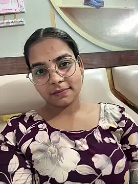 Snapshot of Himani_0122 chatting on 13, 6, 2026 Himani 0122 online show from 13, 6, 2026