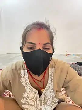 Snapshot of Pooja_Love143 chatting on 19, 5, 2026 Pooja Love143 online show from 19, 5, 2026