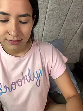 Val12777 online show from 25, 3, 2026