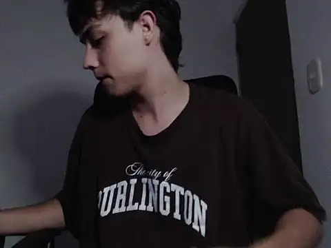 T-PHotxCouple online show from 12, 4, 2026