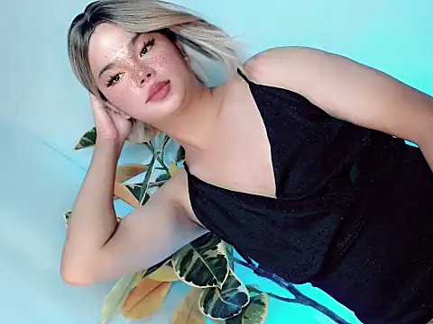 Snapshot of Shaneloveme chatting on 4, 6, 2026 Shaneloveme online show from 4, 6, 2026