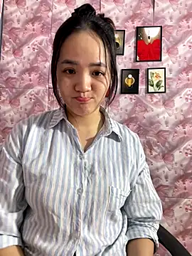 Snapshot of Sisilaydy_01 chatting on 16, 12, 2025 Sisilaydy 01 online show from 16, 12, 2025