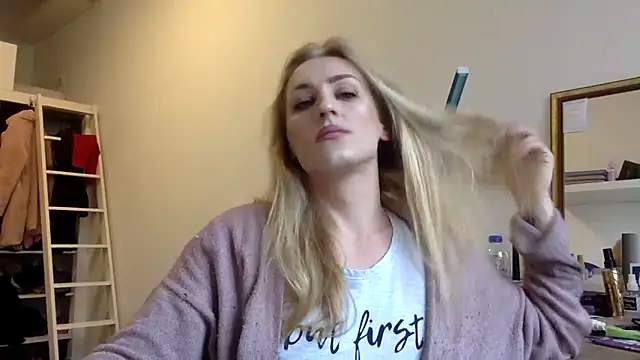 Snapshot of Mileriya chatting on 19, 12, 2025 Mileriya online show from 19, 12, 2025