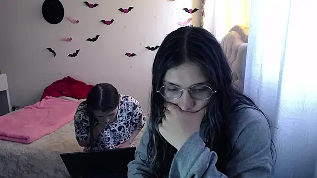 Briar y Blair online show from 12, 1, 2026