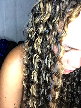 Snapshot of Geelalmeida chatting on 19, 12, 2025 Geelalmeida online show from 19, 12, 2025