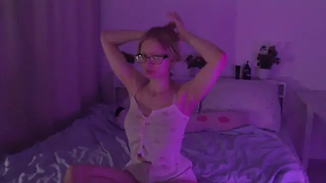 Chloe1loveme online show from 18, 12, 2025