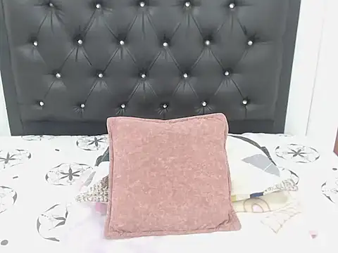 Queenbusty1 online show from 10, 1, 2026