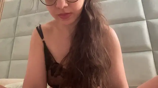 Snapshot of RosaDream chatting on 30, 4, 2026 RosaDream online show from 30, 4, 2026