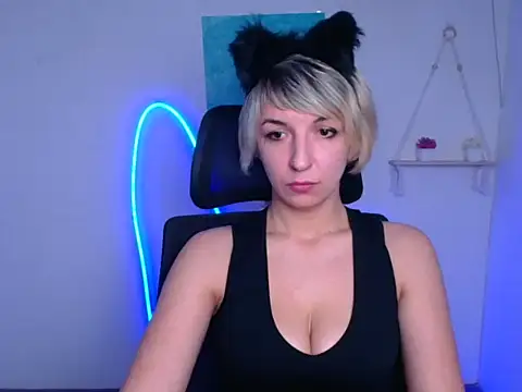 Lana Foxyy online show from 7, 2, 2026