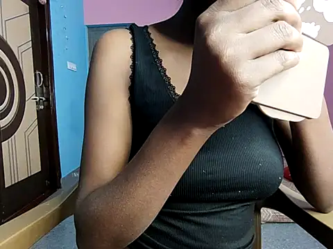 Snapshot of Mariya_000 chatting on 5, 1, 2026 Mariya 000 online show from 5, 1, 2026