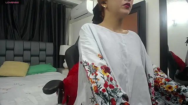 kyra jeet online show from 6, 3, 2026