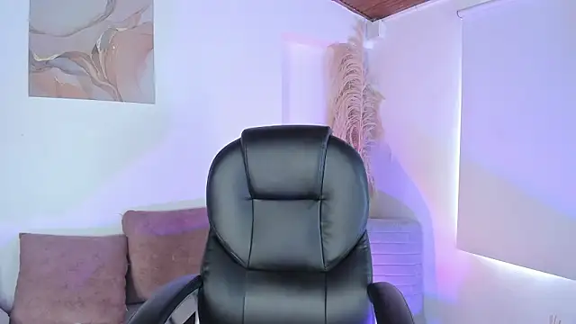 Amelie Wine online show from 10, 2, 2026