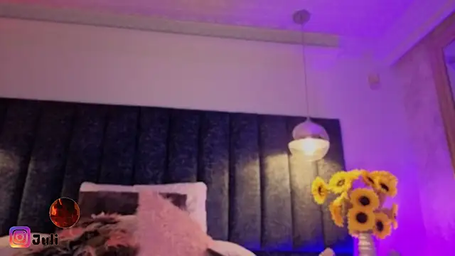 Snapshot of JuliCorrea_ chatting on 15, 7, 2026 JuliCorrea online show from 15, 7, 2026
