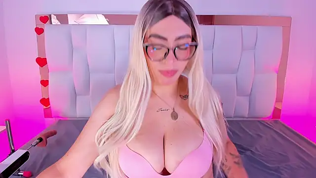 Snapshot of CamilleJuicy_ chatting on 25, 4, 2026 CamilleJuicy online show from 25, 4, 2026