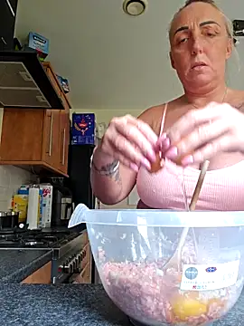 theblondecocklover online show from 7, 4, 2026