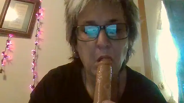 Snapshot of becky1111 chatting on 2, 6, 2026 becky1111 online show from 2, 6, 2026