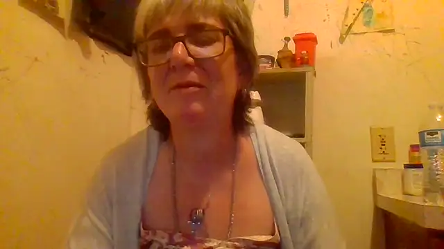Snapshot of becky1111 chatting on 14, 6, 2026 becky1111 online show from 14, 6, 2026