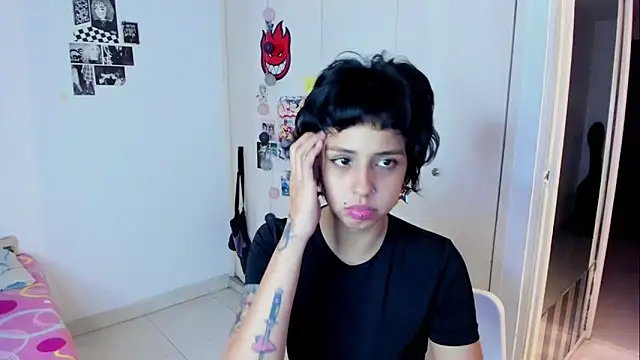 harakitty  online show from 13, 3, 2026