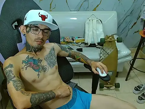 Boy tatto77 online show from 1, 4, 2026