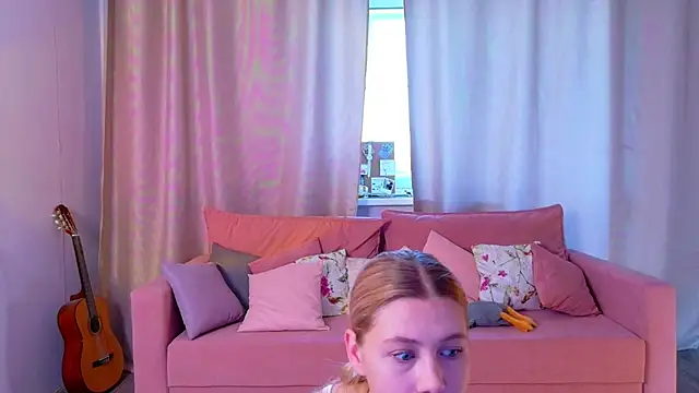 Snapshot of MidnightLily_ chatting on 30, 7, 2026 MidnightLily online show from 30, 7, 2026