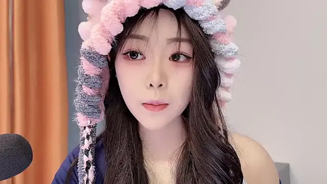 Snapshot of smalldaisy chatting on 5, 2, 2026 smalldaisy online show from 5, 2, 2026