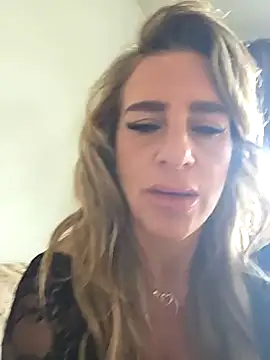 Snapshot of LaLynn chatting on 1, 3, 2026 LaLynn online show from 1, 3, 2026