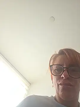 Snapshot of LaLynn chatting on 19, 5, 2026 LaLynn online show from 19, 5, 2026