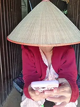 Snapshot of Lill-ly03 chatting on 20, 12, 2025 Lill-ly03 online show from 20, 12, 2025