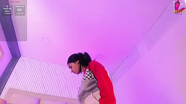 ManuelaEvans  online show from 5, 4, 2026