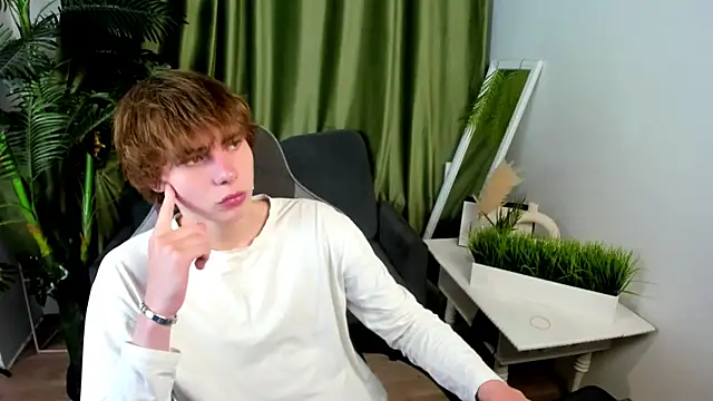 Snapshot of andyyzzz chatting on 28, 6, 2026 andyyzzz online show from 28, 6, 2026