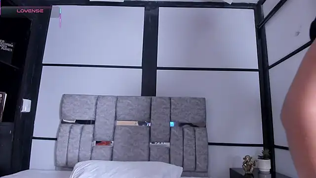 AmbarBrownn  online show from 6, 2, 2026