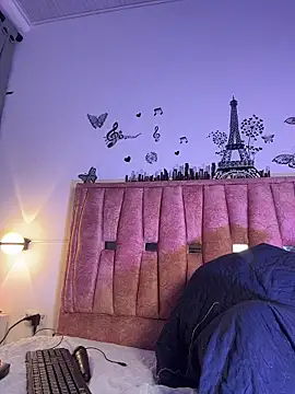 Violetta Moretti online show from 4, 3, 2026