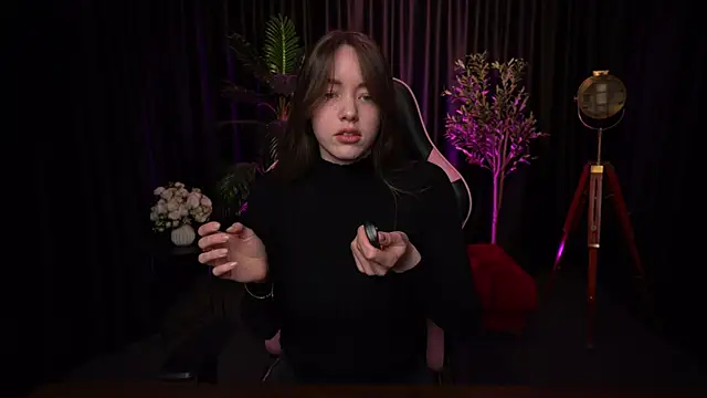 Velouraa online show from 18, 4, 2026