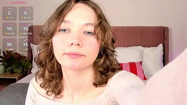 Snapshot of NovaEva_ chatting on 26, 4, 2026 NovaEva online show from 26, 4, 2026