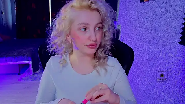 Eva Vibe  online show from 5, 4, 2026