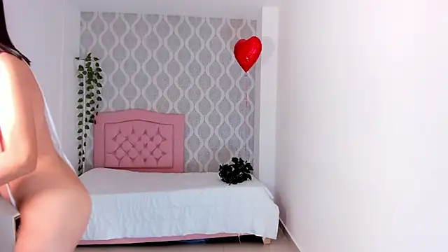 Snapshot of Zenith_glow chatting on 5, 2, 2026 Zenith glow online show from 5, 2, 2026