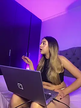 cute emmma online show from 31, 3, 2026