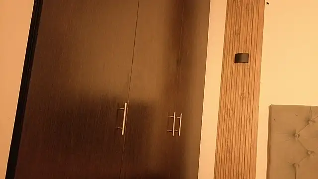 cute emmma online show from 15, 4, 2026