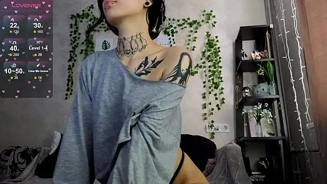 LeonaHinnes online show from 10, 3, 2026