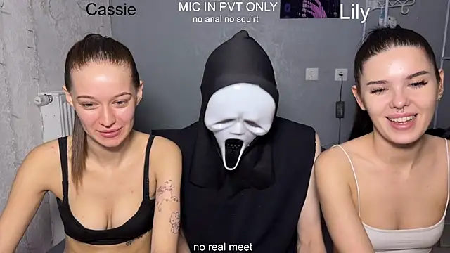 Snapshot of girls_secrets chatting on 31, 3, 2026 girls secrets online show from 31, 3, 2026